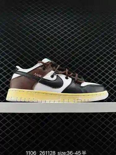 La zapatilla Nike Dunk Low, una zapatilla retro deconstruida sin tirantes de la década de 1980, fue 