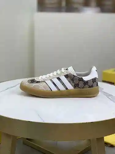 Marca Gucci Co * Código de estilo de pareja: 1106B80 Talla: 35-40 para mujer/39-44 para hombre (41 p