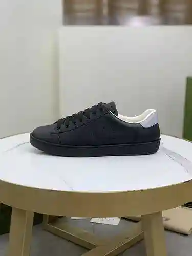 Código de pareja GUCCI: 1106C20 Talla: Talla de mujer: 35-40; Tallas de hombre 38-44