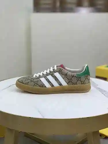 Marca Gucci Co * Código de estilo de pareja: 1106B80 Talla: 35-40 para mujer/39-44 para hombre (41 p