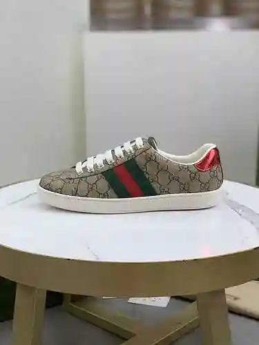 Código de pareja GUCCI: 1106C20 Talla: Talla de mujer: 35-40; Tallas de hombre 38-44