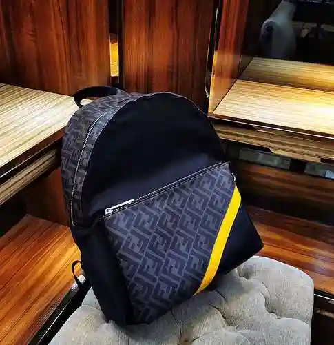 FEN@DI La mochila para hombre está hecha de piel de vaca original importada y una bolsa de regalo de