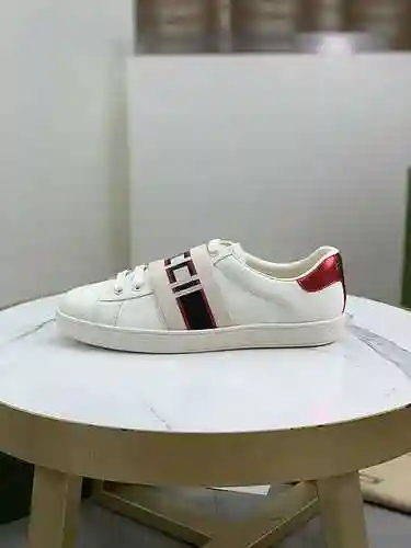 Código de pareja GUCCI: 1106C20 Talla: Talla de mujer: 35-40; Tallas de hombre 38-44