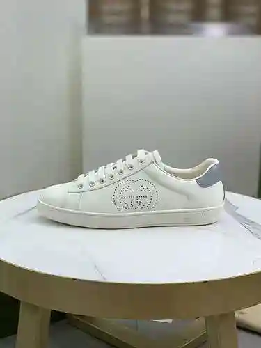 Código de pareja GUCCI: 1106C20 Talla: Talla de mujer: 35-40; Tallas de hombre 38-44