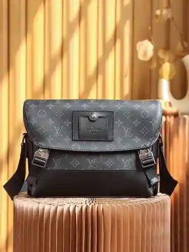 El bolso de mensajería exclusivo para hombres está hecho de cuero original importado de primer nivel