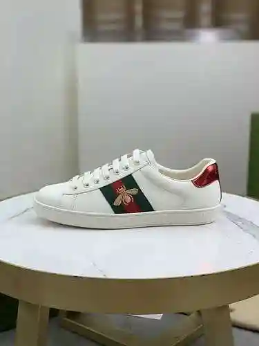 Código de pareja GUCCI: 1106C20 Talla: Talla de mujer: 35-40; Tallas de hombre 38-44
