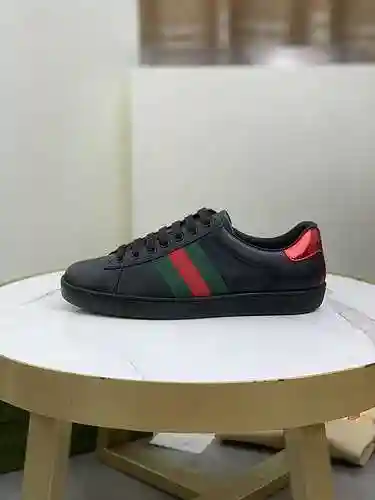 Código de pareja GUCCI: 1106C20 Talla: Talla de mujer: 35-40; Tallas de hombre 38-44
