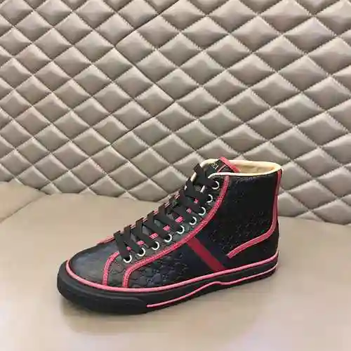 Código de pareja GUCCI: 1103B70 Talla: Mujer 35-40, Hombre 38-44
