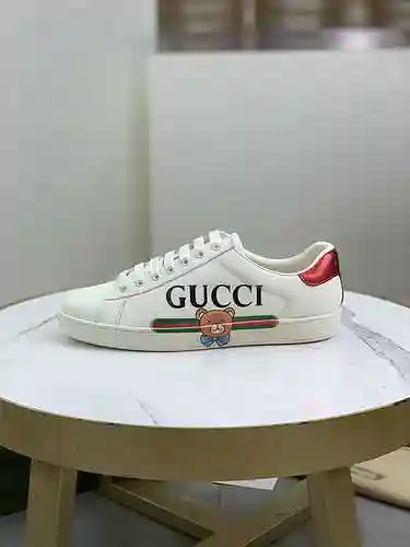 Código de pareja GUCCI: 1106C20 Talla: Talla de mujer: 35-40; Tallas de hombre 38-44
