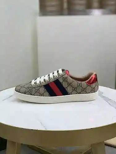Código de pareja GUCCI: 1106C20 Talla: Talla de mujer: 35-40; Tallas de hombre 38-44