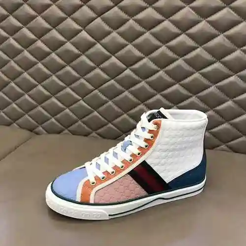 Código de pareja GUCCI: 1103B70 Talla: Mujer 35-40, Hombre 38-44