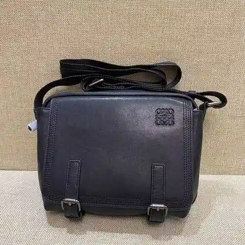 El bolso cruzado exclusivo para hombre Luo Yi @ está hecho de cuero original importado de primer niv