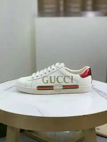 Código de pareja GUCCI: 1106C20 Talla: Talla de mujer: 35-40; Tallas de hombre 38-44
