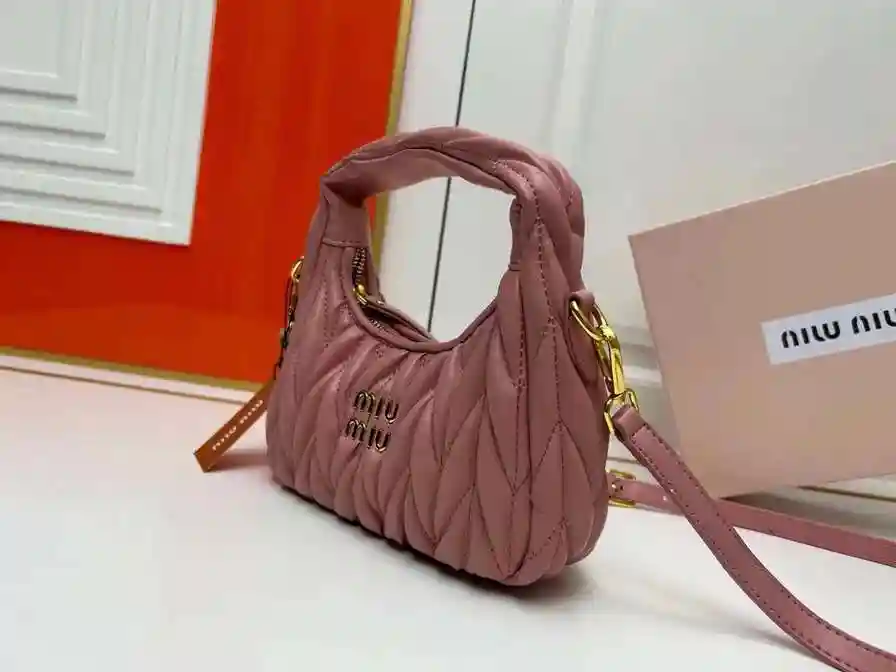 KK01950 (7).webp