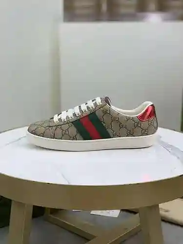 Código de pareja GUCCI: 1106C20 Talla: Talla de mujer: 35-40; Tallas de hombre 38-44