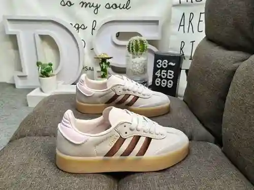 699D men's and women's shoes are made of genuine half size system # with a combination of suede and 