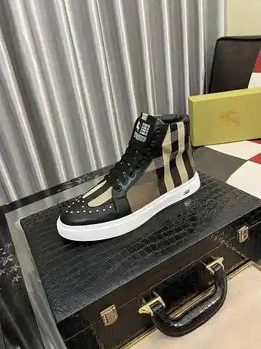 Zapato Burberry Hombre Código: 1108B50 Talla: 38-44