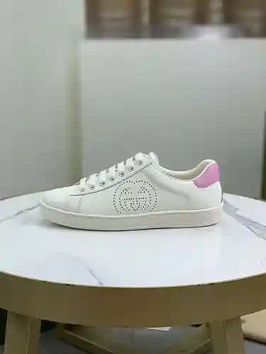 Código de pareja GUCCI: 1106C20 Talla: Talla de mujer: 35-40; Tallas de hombre 38-44