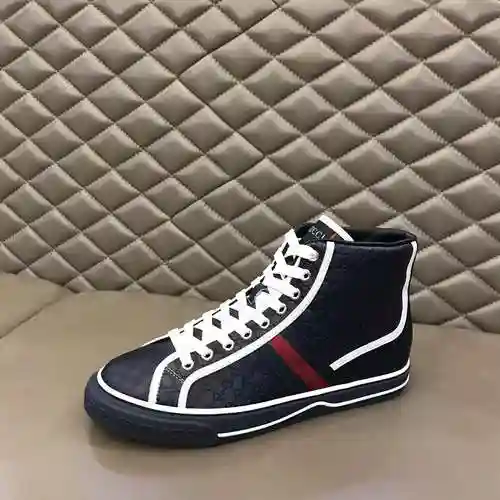 Código de pareja GUCCI: 1103B70 Talla: Mujer 35-40, Hombre 38-44