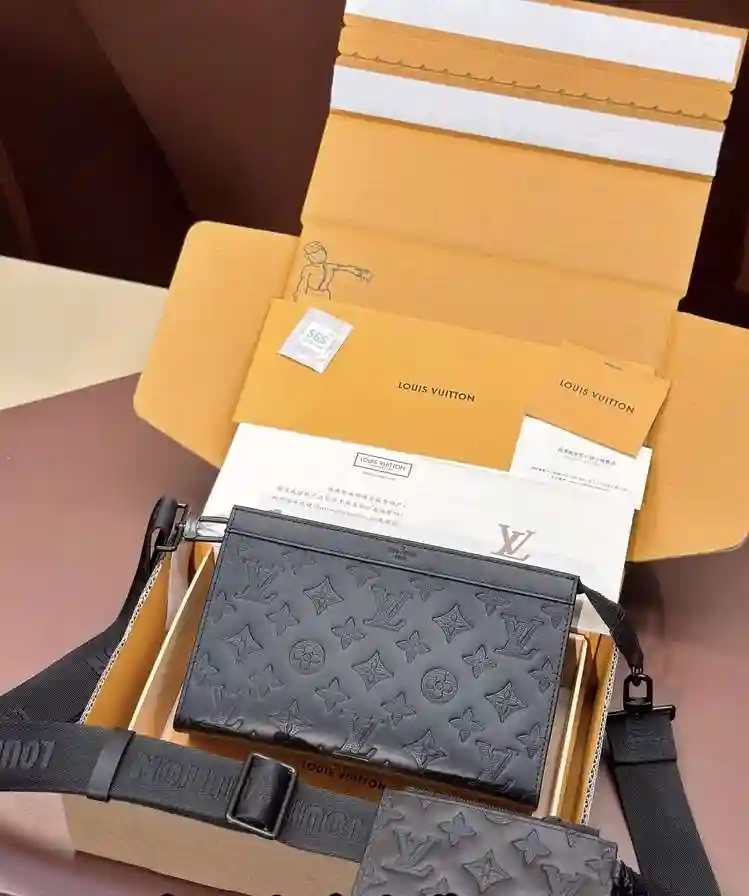 RE002750 (1).webp