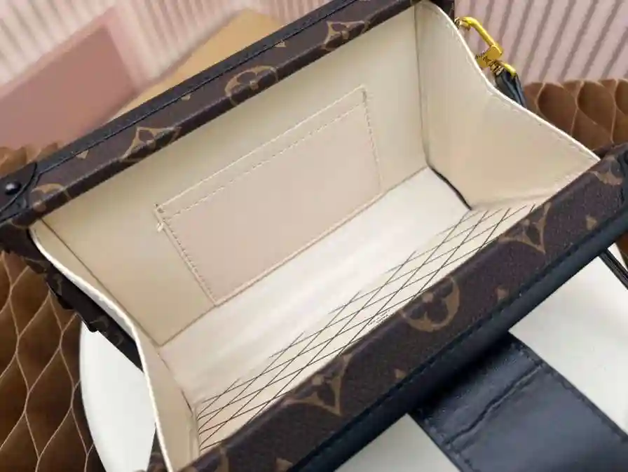 KK01650 (12).webp