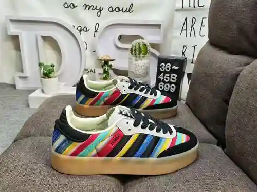 699D men's and women's shoes are made of genuine half size system # with a combination of suede and 