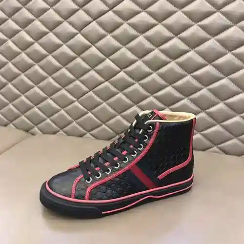Código de pareja GUCCI: 1103B70 Talla: Mujer 35-40, Hombre 38-44