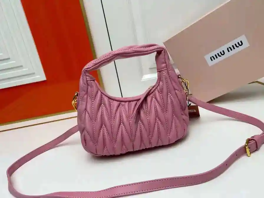 KK01950 (10).webp