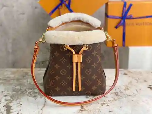 El bolso tipo cubo LL adopta cuero original importado de alto nivel y una versión réplica de alta ga