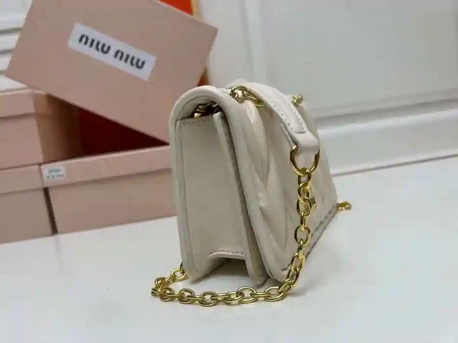 KK01950 (6).webp