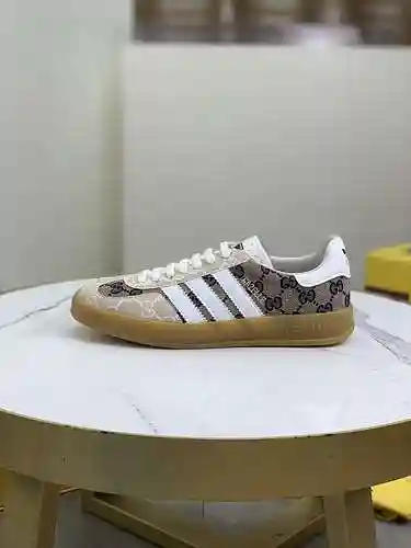 Marca Gucci Co * Código de estilo de pareja: 1106B80 Talla: 35-40 para mujer/39-44 para hombre (41 p