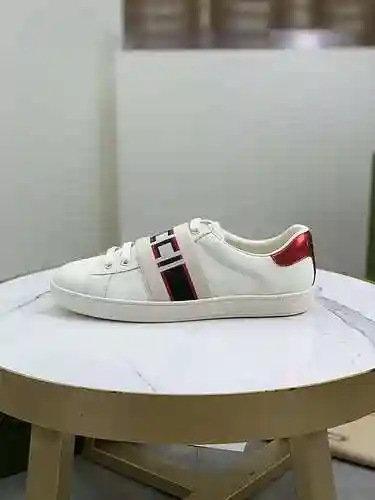 Código de pareja GUCCI: 1106C20 Talla: Talla de mujer: 35-40; Tallas de hombre 38-44