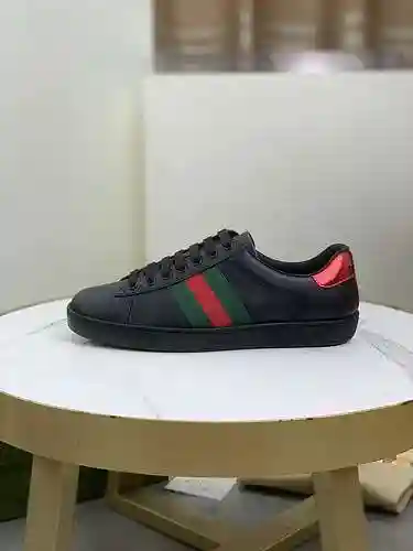 Código de pareja GUCCI: 1106C20 Talla: Talla de mujer: 35-40; Tallas de hombre 38-44