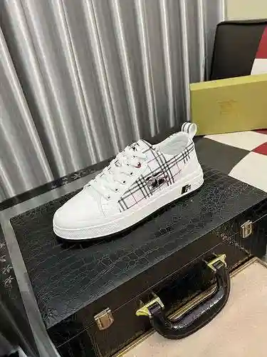 Zapato Burberry Hombre Código: 1108B50 Talla: 38-44
