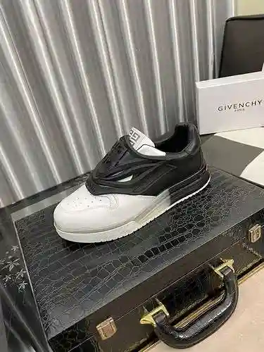 Zapato de hombre Givenchy Código: 1108C30 Talla: 38-44 (45 se puede personalizar)