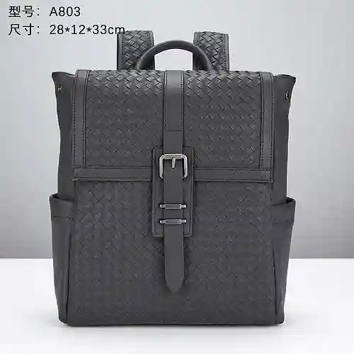La mochila para hombre está hecha de piel de vaca original importada, con una bolsa de regalo de ent
