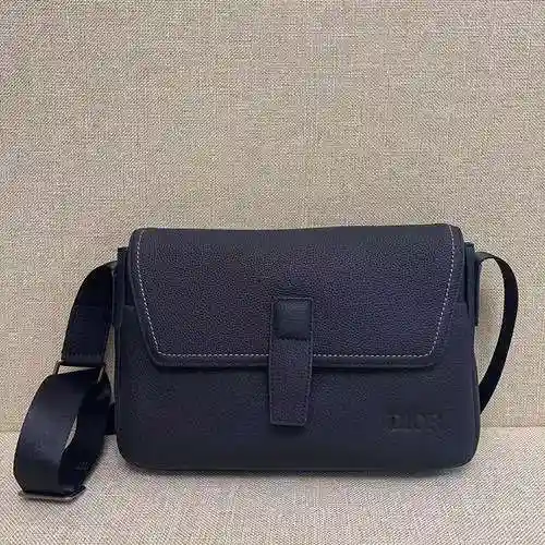 DI@OR El bolso cruzado para hombre está hecho de cuero original importado de primer nivel y una vers