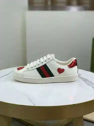 Código de pareja GUCCI: 1106C20 Talla: Talla de mujer: 35-40; Tallas de hombre 38-44