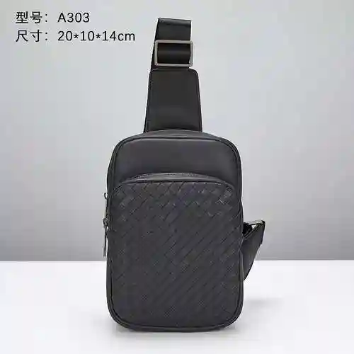El bolso de pecho exclusivo para hombres está hecho de piel de vaca original importada y una bolsa d