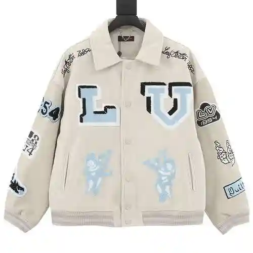 Chaqueta tipo béisbol con diseño de patchwork y bordado de toalla de conejo 1V en la parte trasera