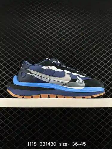Técnicas de deconstrucción de Nike Sacai Familiar, Swoosh superpuesto, doble lengüeta, cordones y ta