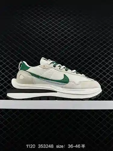 24 Técnicas de deconstrucción de Nike Sacai Familiar a nivel corporativo, Swoosh superpuesto, lengüe