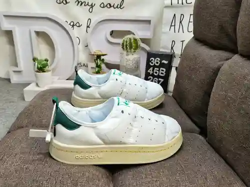 267DAdidas/PUFFYLETTE zapatos de pan informales cálidos de otoño e invierno para hombre y mujer GY45