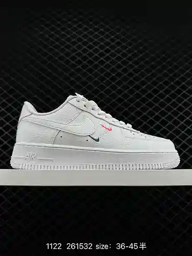 6 Zapatillas deportivas informales, versátiles y de caña baja Nike Air Force ’7 Air Force 1. La comb