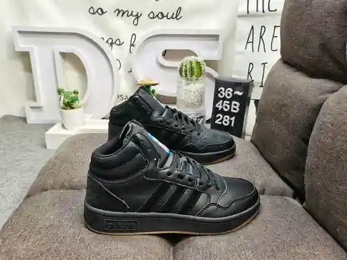 281Dadidad Zapatillas casual Courtbeat. Inspirada en la rica historia del calzado de tenis adidas, e