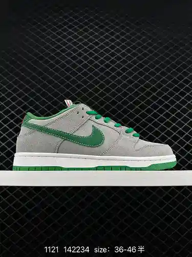 7 Nike Dunk SB Low Maple Leaf de nivel corporativo Este zapato utiliza un cuerpo azul grisáceo con l