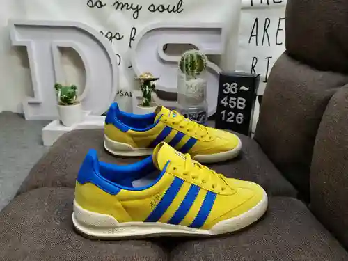 Zapatillas de deporte de moda retro de caña baja AD Originals Jeans 126D de nivel empresarial. ¿Cree