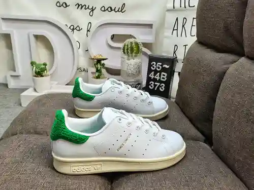 373D Adidas Clover Stan Smith W zapatos casuales versátiles clásicos de Smith. El material de cuero 