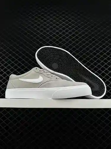 Auténtica prenda versátil Nike SB Chron Solarsoft. Mayores zapatos de skate informales y versátiles 