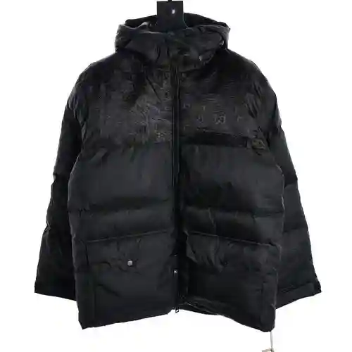 Chaqueta de plumas con cincha y patchwork en contraste con Doble G